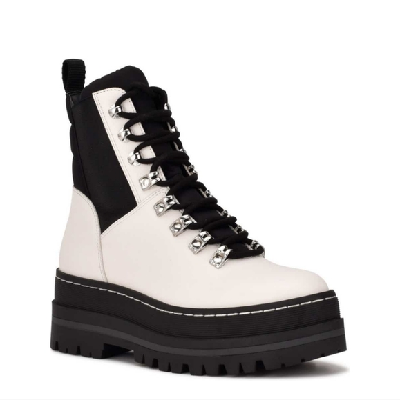 Marc Fisher Plune Lace-Up Lug Sole Leather Moto Bootie MARC FISHER LTD #459 - Picture 2 of 6